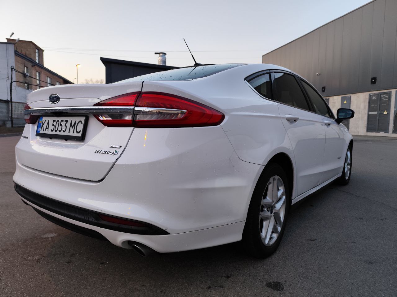 Ford Fusion Hybrid 2016