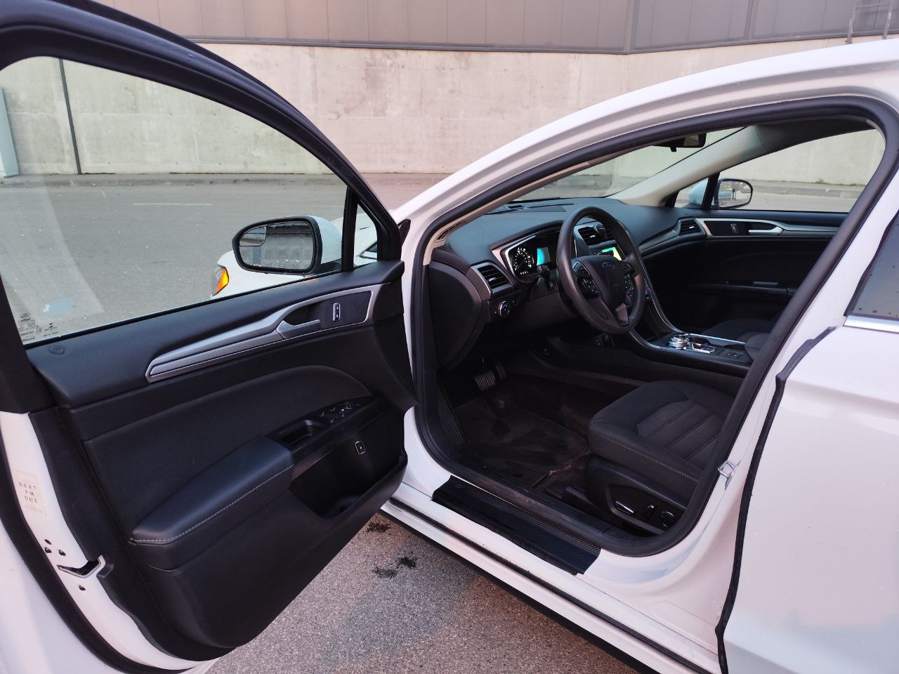 Ford Fusion Hybrid 2016