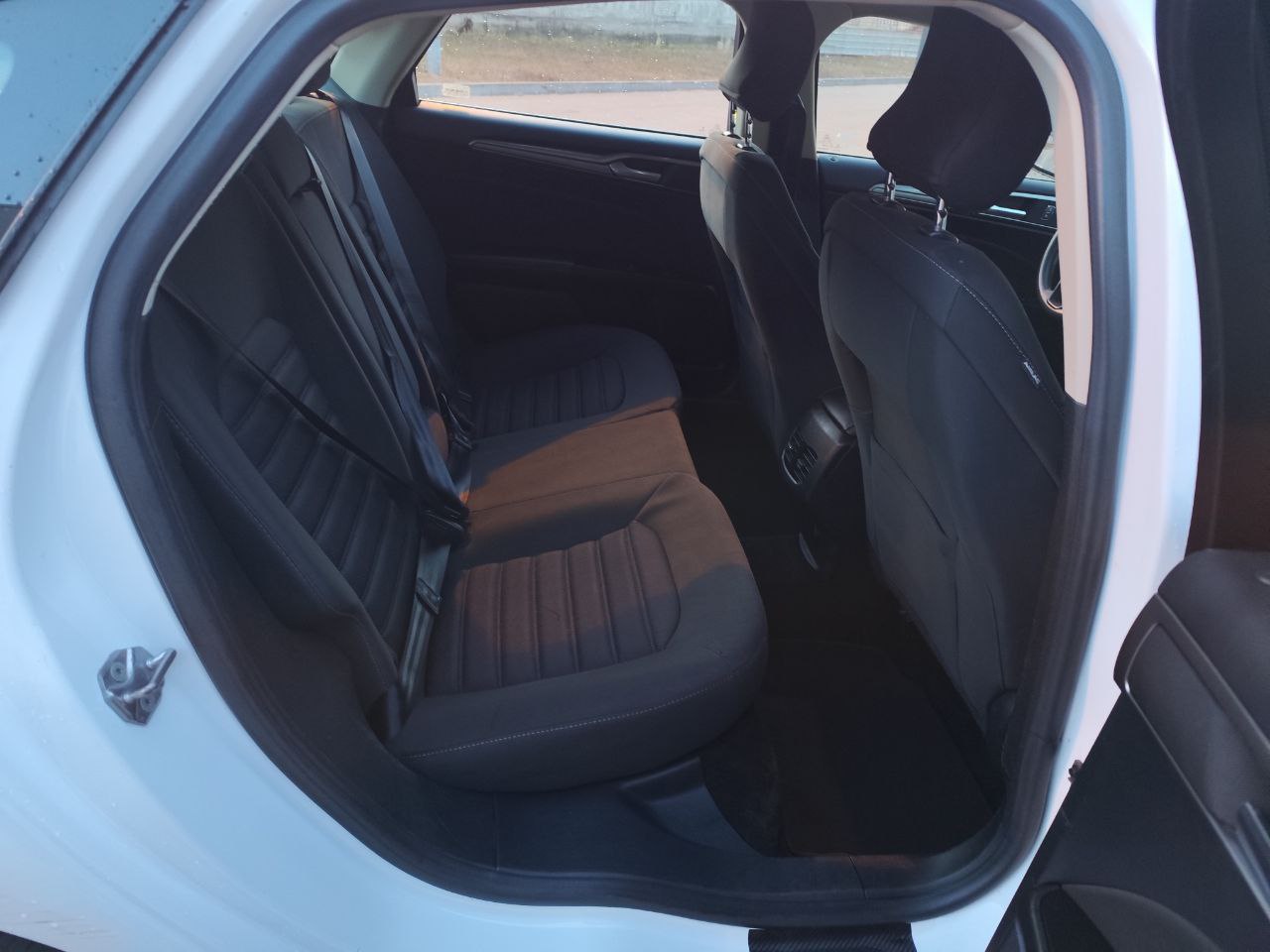 Ford Fusion Hybrid 2016